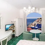 Lux 2br In View Terrace & Pool