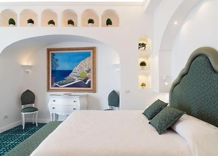 Lux 2br In View Terrace & Pool Apartment