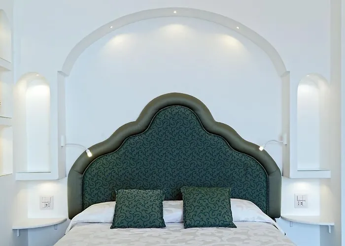 Lux 2br In View Terrace & Pool